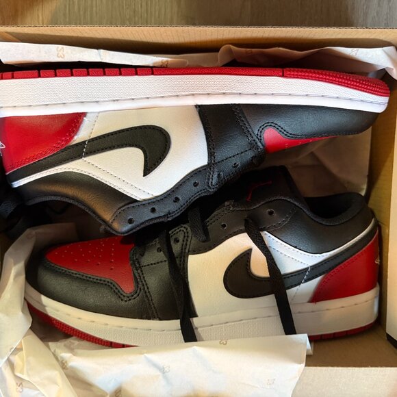 Air Jordan 1 Low SE - Mens 8 - Picture 3 of 9